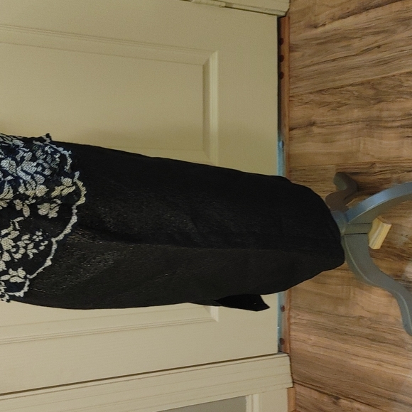 Skirt - Picture 2 of 5